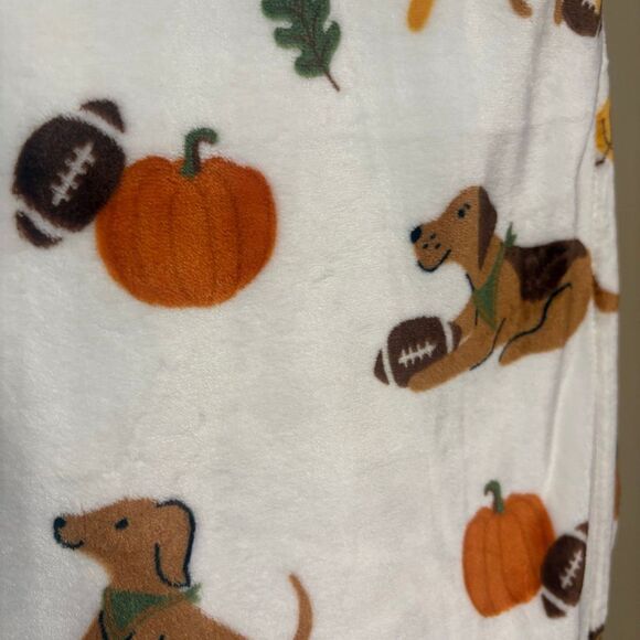 Game Day Dog & Pumpkin Football Oversized Velvet Plush Throw Blanket 60x70” NWT - Picture 2 of 7